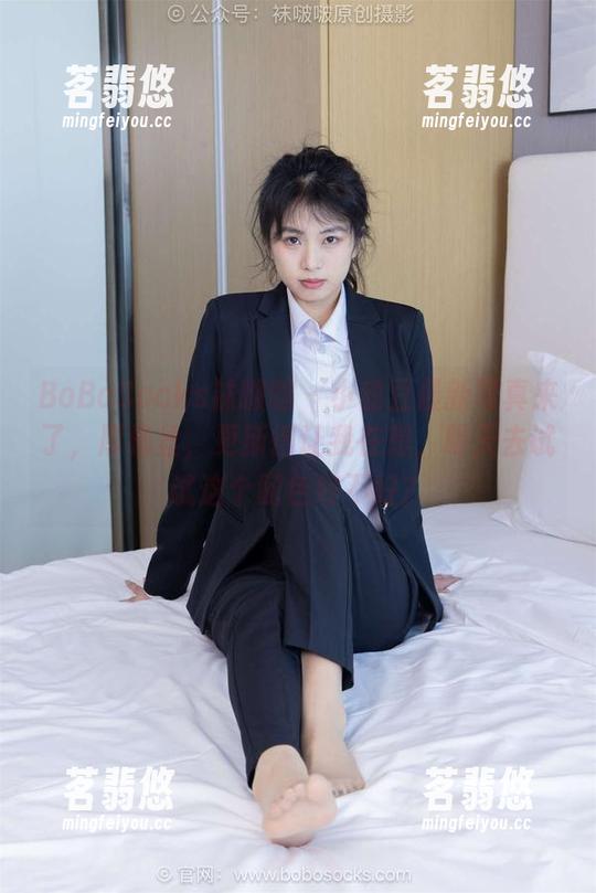 BoBoSocks袜啵啵-小甜豆 BoBoSocks袜啵啵 - 小甜豆最新写真来了,厚橘丝,更新得让我在想,明天去试试这个配色好不好?