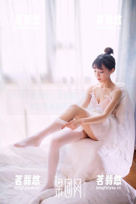 GIRLT果团网-蜜桃Q妹儿 GIRLT果团网 - 当蜜桃Q妹儿遇上短裙,美图图集的色彩你见过吗?