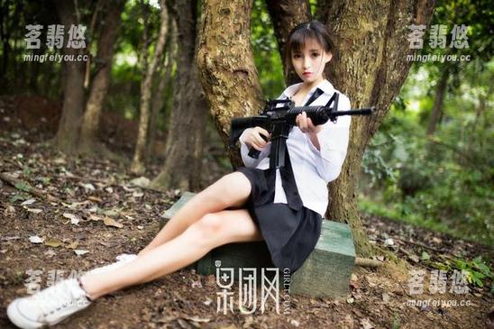 GIRLT果团网 - 突然切换到运动模式，陈雅漫的壁纸写真为我点燃了灵感火花。
