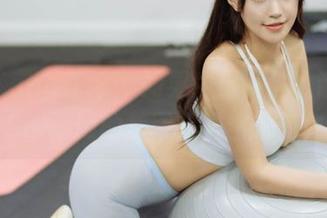 HuaYang花漾 – 如果牛仔裤会说话，娜露Selena的美图会讲出啥花样？