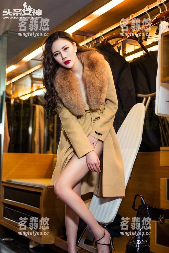 TouTiao头条女神-余心曼 TouTiao头条女神 - 我爱把余心曼的居家合集放在第一位,感觉某种电波在对我招手