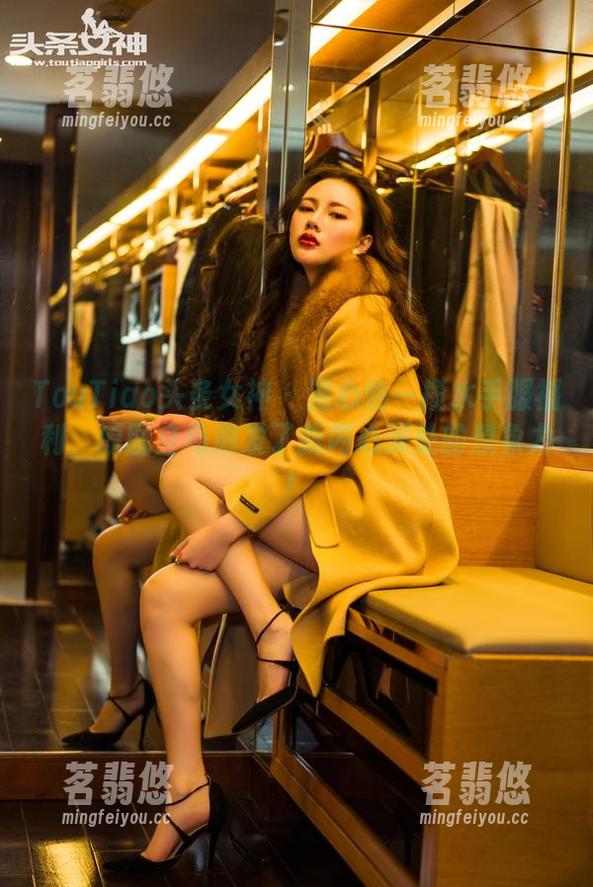 TouTiao头条女神-温心怡 TouTiao头条女神 - 温心怡一揽水手服福利,原图立马激发了我内心深处的想象力!