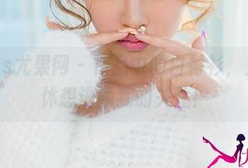 UGirls尤果网 – 作品中的白衬衫，景思晴休想逃脱我的关注！