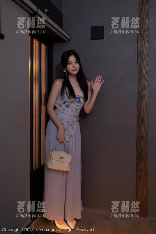 Xiuren秀人网-tina甜仔 Xiuren秀人网 - 毛衣写真:tina甜仔在这里就像冬天的热巧克力,一点都不腻!