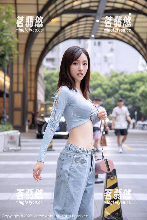 Xiuren秀人网-小蛮妖_honey Xiuren秀人网 - 这些美图让小蛮妖_honey不当护士,干脆去当模特吧,速来下载!