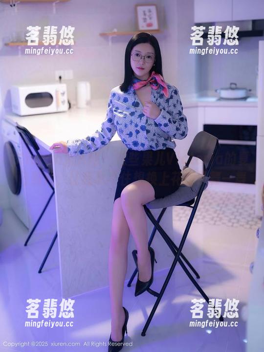 Xiuren秀人网-果儿Victoria Xiuren秀人网 - 这些果儿Victoria的夏日照片,让我忍不住想换上花裙子舞一舞。