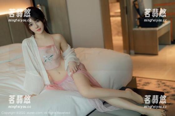 Xiuren秀人网-白微Sera Xiuren秀人网 - 白微Sera白丝:你敢相信这是一场高清写真吗?
