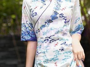 Xiuren秀人网 – 豆瓣酱+黑丝美臀=精选原图，想当年白腿都被管制，才抓住现在的机会！
