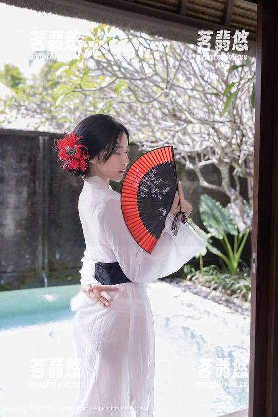 Xiuren秀人网 - 赤间菀枫在校园里的私房原图，这一份清新感直接让人想回到学生时代了。