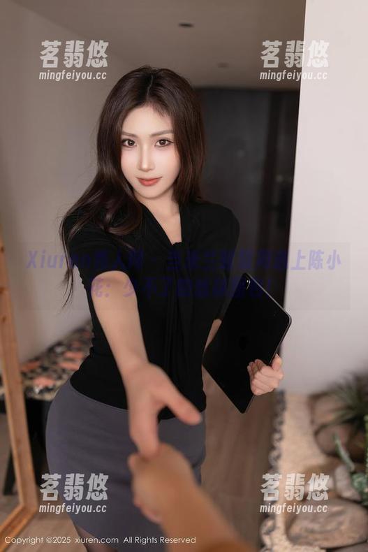 Xiuren秀人网 - 当米兰时装周遇上陈小花：少不了的丝袜图包！