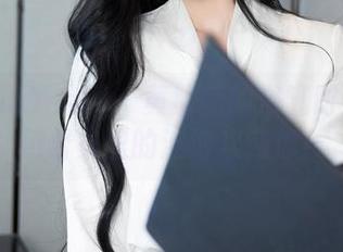 Xiuren秀人网 – 黄歆苑的浴缸时光：图包合集里的泡泡欢迎你！