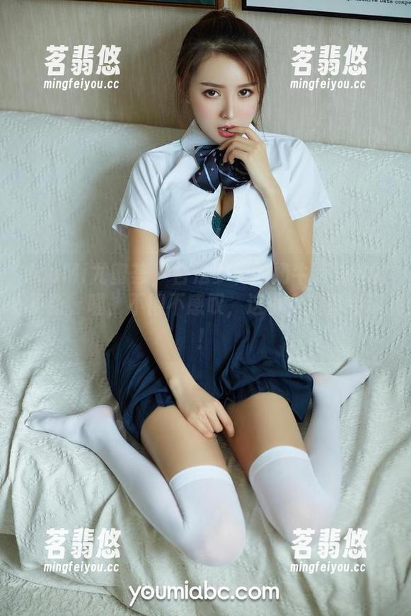 YouMi尤蜜荟 - 合法萝莉的奶牛萌妹这次更新，喔，不得不感叹，这小女孩真会玩！