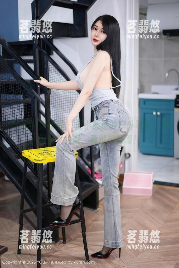 YouMi尤蜜荟-是小逗逗 YouMi尤蜜荟 - 是小逗逗的户外写真,原图居然免费,真没想到啊!