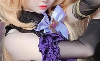sally多啦雪教你如何穿好学生装，下载这组写真，校园气息满满的哦