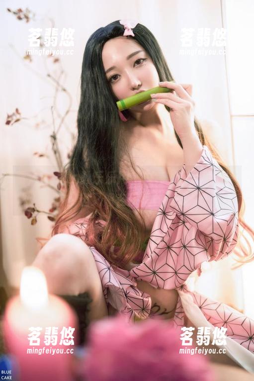 yeeun孙乐乐 看,yeeun孙乐乐用“白色”等于清新,但又像在庆祝什么