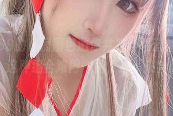 三度69的私房图包邀你共赏，碧蓝加春日椿，这种组合难得一见，来不来尝鲜？