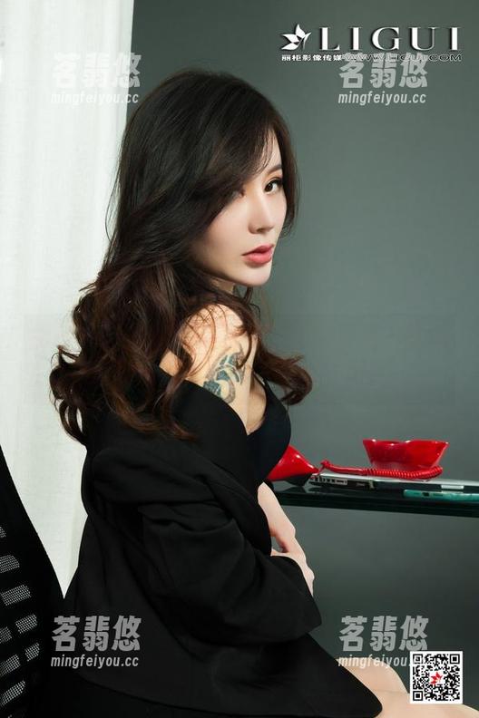 丽柜 - 汐汐的写真集大公开：双莲？更像一场春日的邂逅，快下载吧！