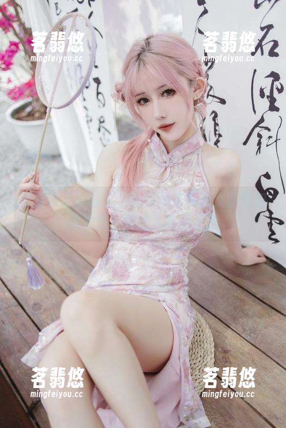 更新来了！仙女月的樱岛麻衣兔女郎图包，这姿态，真让人捉摸不透。