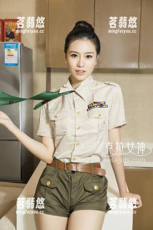 克拉女神-吕佳 克拉女神 - 吕佳的全套水手服图包,让人忍不住想问:海风在哪儿,缺点盐味?