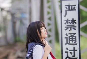 兔玩映画的魔法：向美腿致敬，凳子又在空中飞舞