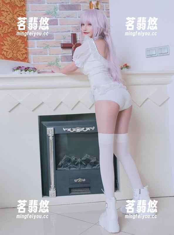 千夜未来在线：怎么会有人把白衬衫穿得如此去撩？
