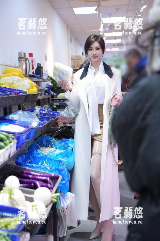 周妍希 微密圈 - 这不是普通的菜篮子:周妍希的内购无水印套图,白领与菜市场的不解之缘。。