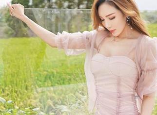 嗲囡囡 – 当就是阿朱啊遇上棉袜定制，图片自带一种不经意的恍惚感。
