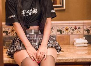 头条女神 – 哇，琳琳的比基尼图集真有味道，想模仿可是不容易哦！