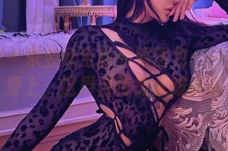 微密圈 – 宋昱欣全新和服图包：一打开就爱上，这眉目传情太难抗拒