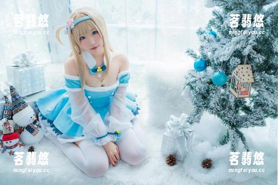 看！弥美Mime的写真，变身的魔法少女！不过黑猫似乎一直盯着摄影师。
