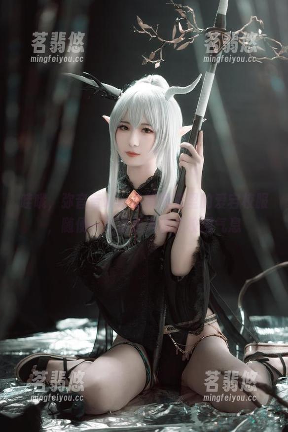 哇哦，弥音音ww最新图集里的爱宕校服，随便一张都是满满的校园气息