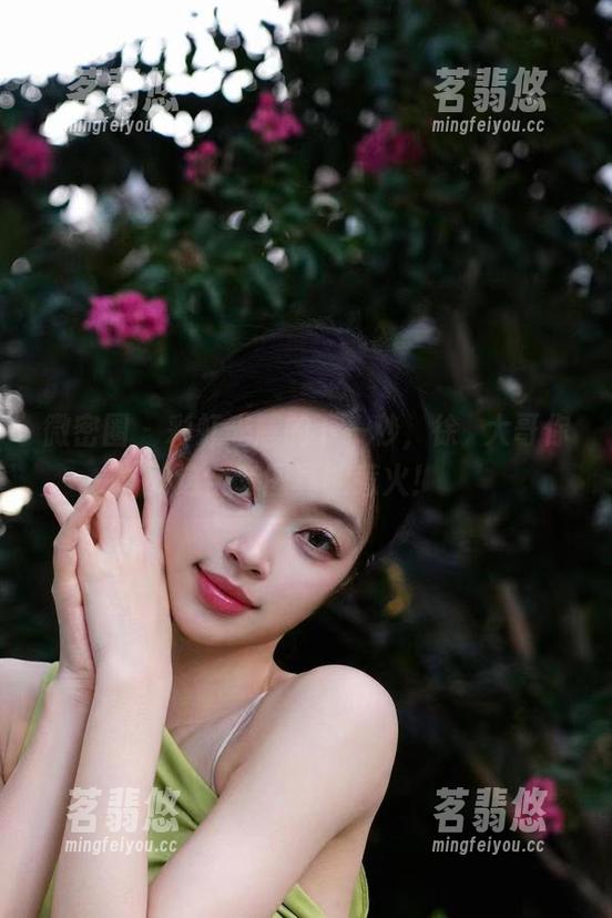 微密圈 - 彩虹光辉的下一秒，徐珺大哥你这全套图真能惹火！