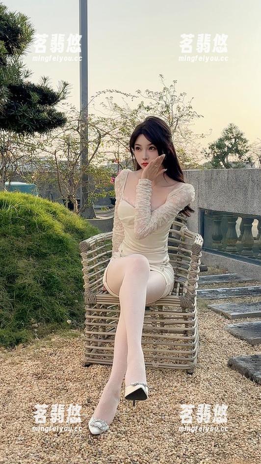 微密圈 - 原图下载？看徐莉芝Booty的制服时尚如何引人注目！