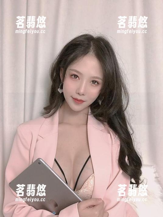 原图就在这，抖娘利世的2月微密圈福利，照片好看到不想移开视线！