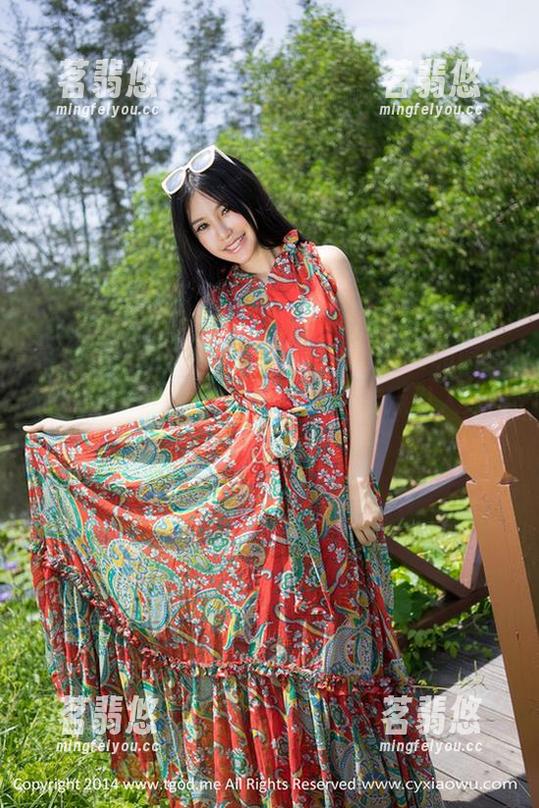 推女神 - 玉兔miki的私拍里，运动和原图交织出一种微妙的氛围，诶，有点引人入胜啊。