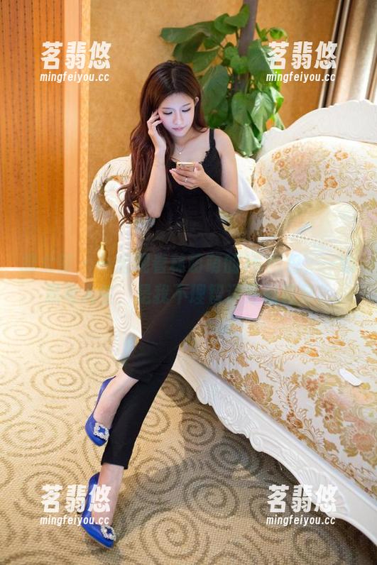 推女郎-林萌萌 推女郎 - 一边观看林萌萌的JK图包,一边思考人生,是我不理智还是图真好?