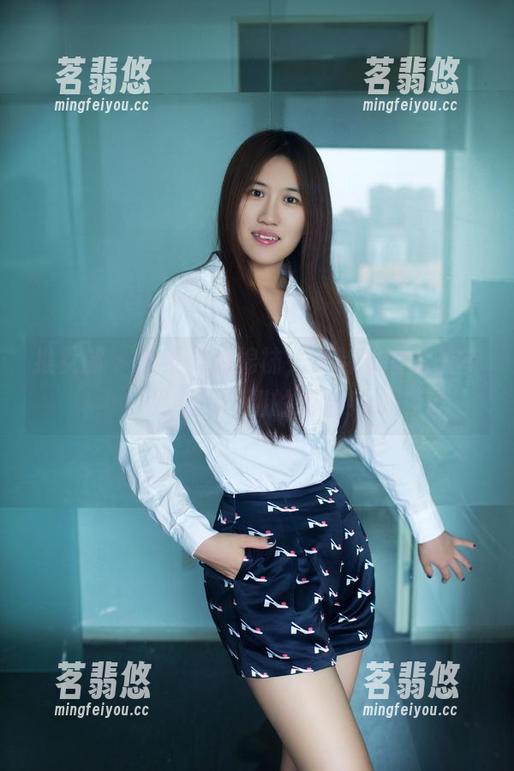 推女郎-艾栗栗 推女郎 - 艾栗栗的棉袜,定制的图片里有我意想不到的组合!