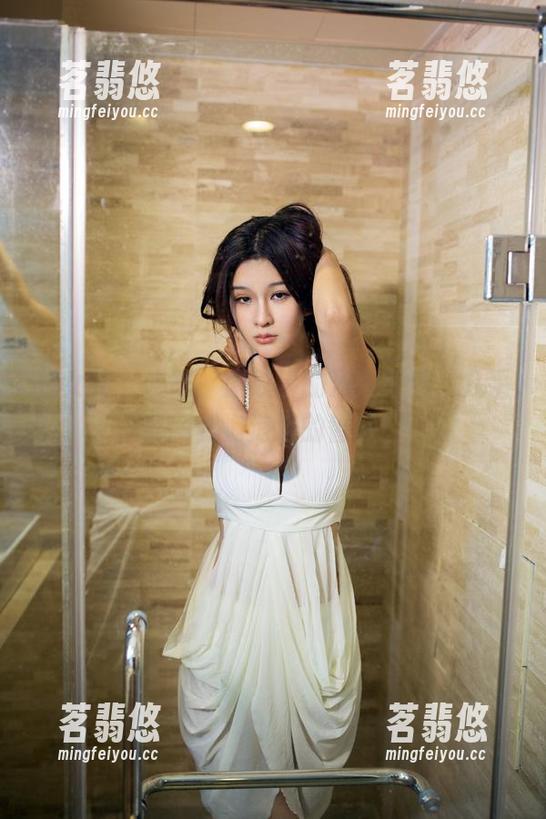 推女郎-赵纹清 推女郎 - 瞧瞧,赵纹清的浴室写真,几乎能闻到泡泡浴的香味!