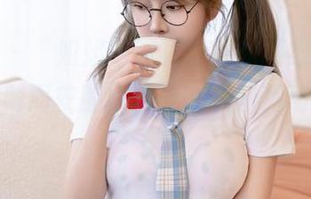 星颜社 – “姐姐”这篇清妙的图集，时而玩味，时而安静，像是在眼前晃动的小影子。