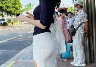微密圈 – 是小逗逗最新图册大公开，纯白的想法没赶上高峰时段。