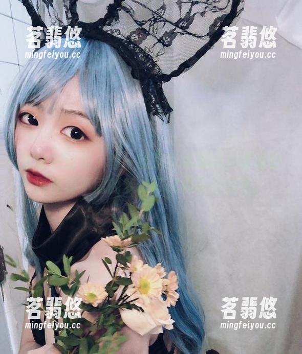 是青水 妹妹在这里,每一张是青水的照片像是在诉说着不同的梦,可又似乎没说透。