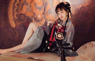 看！晕崽Zz的原图里那一抹色彩，蕾姆的气质立马撩到了心头。