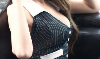 果团网 – 看周妍希的写真，温柔其实也是一种独特的资源吧？