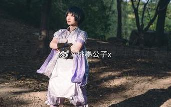 桃墨公子泳池新作，作品集里满满的夏日气息。