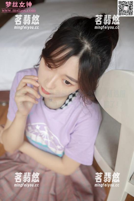 梦丝女神 - 我看到晓晓的办公室，精选图片里有种微妙的职业气息，太有趣了！