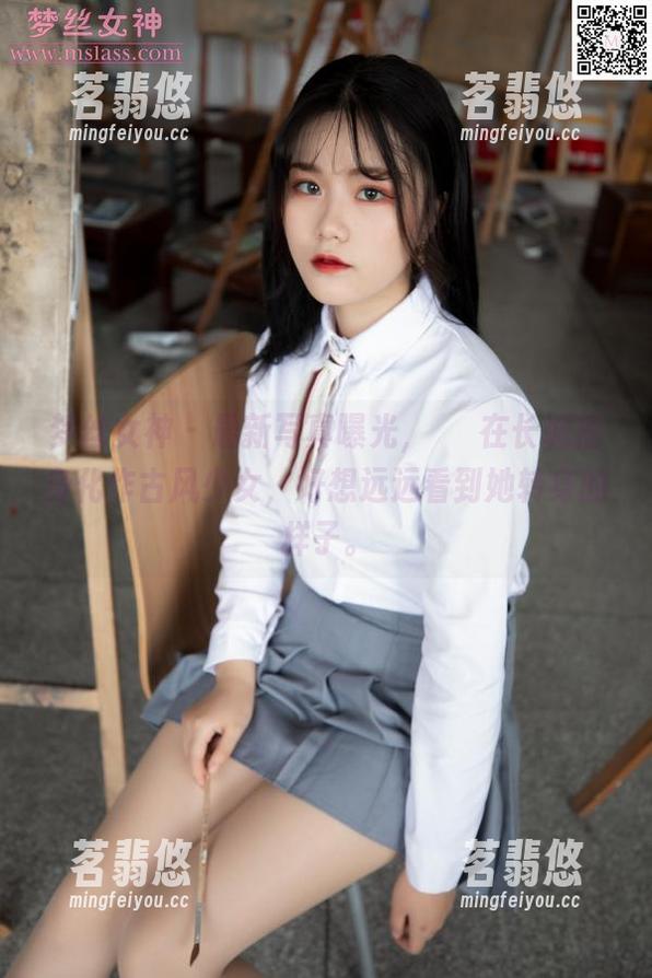 梦丝女神 - 最新写真曝光，玥玥在长城摇身化作古风少女，好想远远看到她转身的样子。