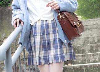 森萝财团 – -室内K白丝少女？照片都要发光的小香表示不担心你们。