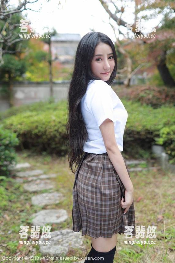 模范学院-思淇Sukiiii 模范学院 - 思淇Sukiiii那穿的毛衣免费图片,顺便介绍一下去哪找‘低调奢华’的优质拖把!
