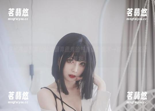 这组高清图真的让清颜真德秀的气质像变魔术一样，套装美到没朋友。