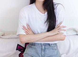 物恋传媒 – 高清旗袍欣赏：佳琪的姿态让人难以自拔，图册里的温柔陷阱。